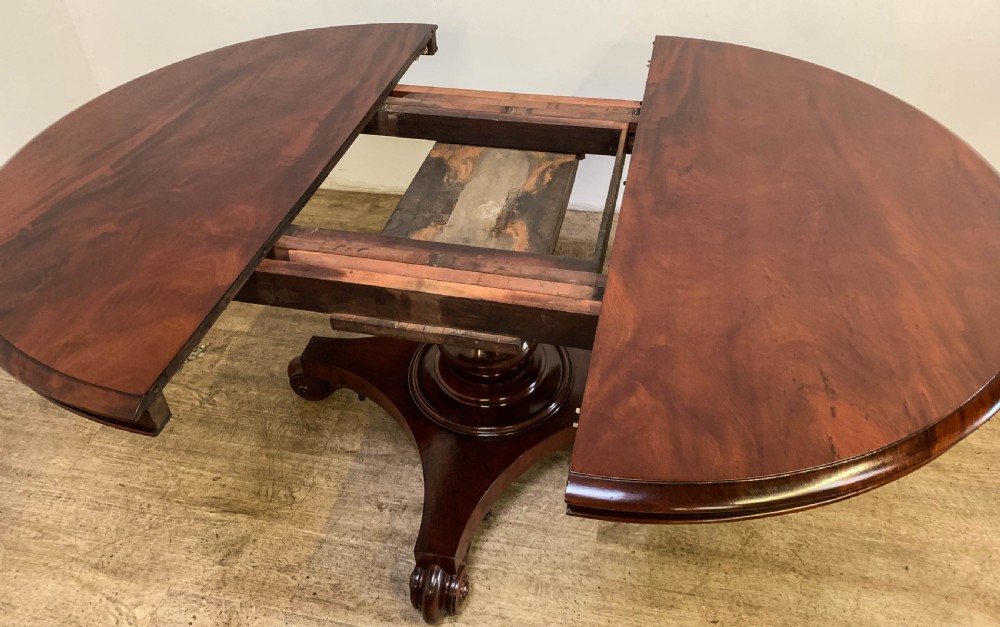 A Good William IV Extending Dining Table seats 8 View X