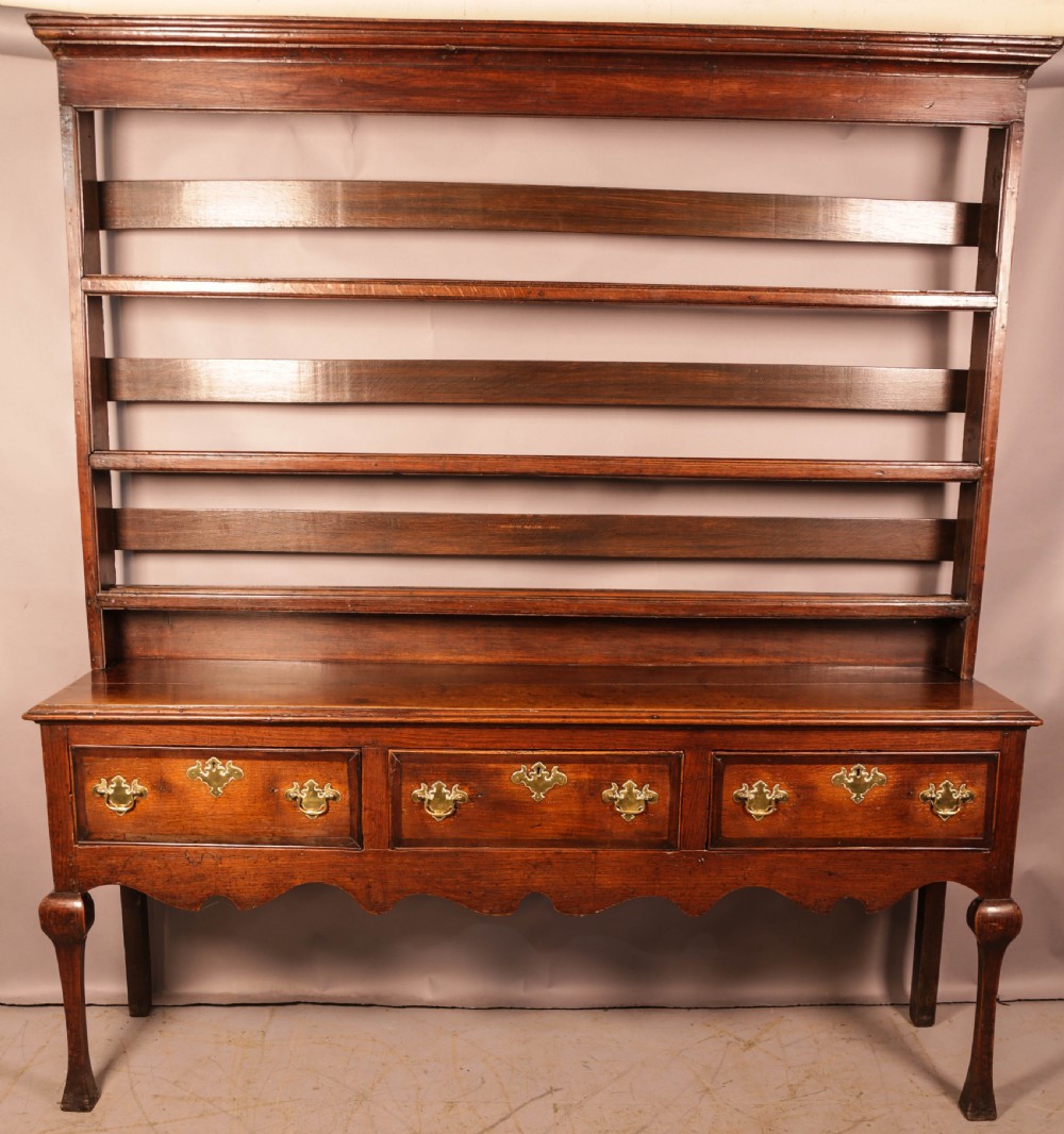 A Good early 8th century Oak Dresser View II