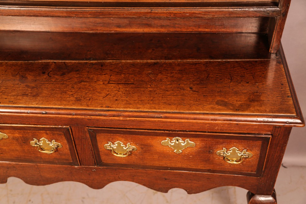 A Good early 8th century Oak Dresser View XII