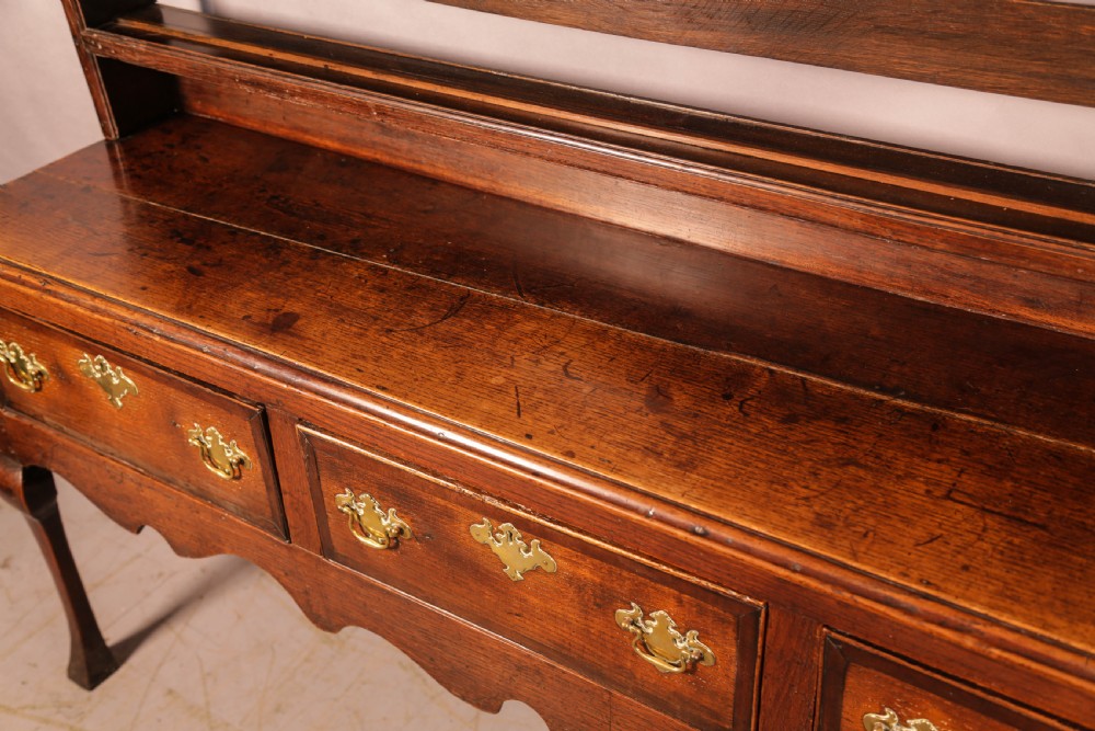 A Good early 8th century Oak Dresser View XIII
