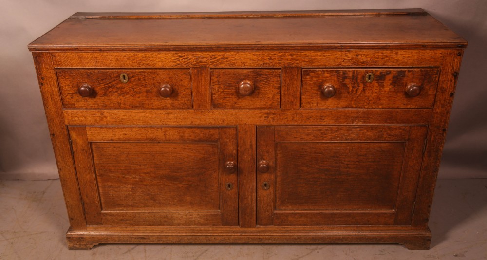A Small GEORGIAN Serving Dresser in Oak