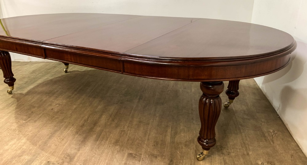 A Superb Victorian Extending Dining Table Mahogany seats 10/12 View X