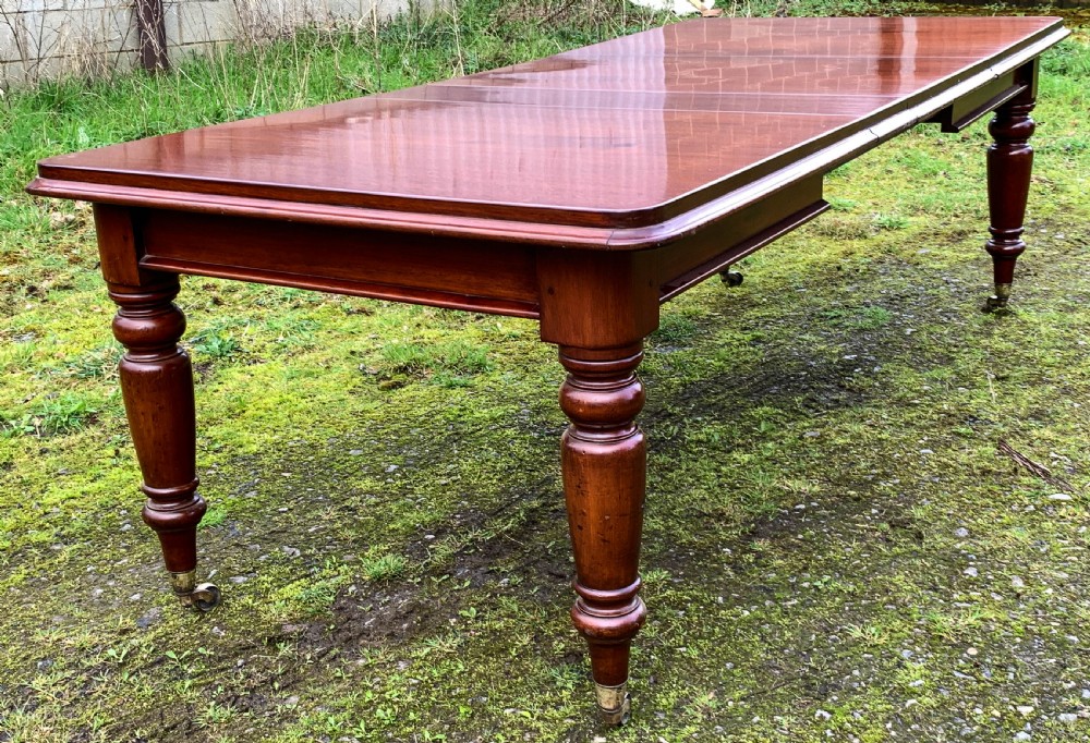 A Small Victorian Extending Dining Table 