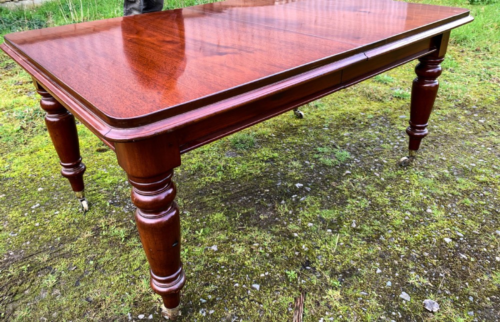 A Small Victorian Extending Dining Table  View IV