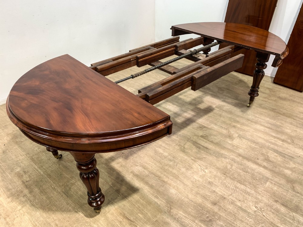 A Good Victorian mahogany Wind out Dining Table seats 10 View XII