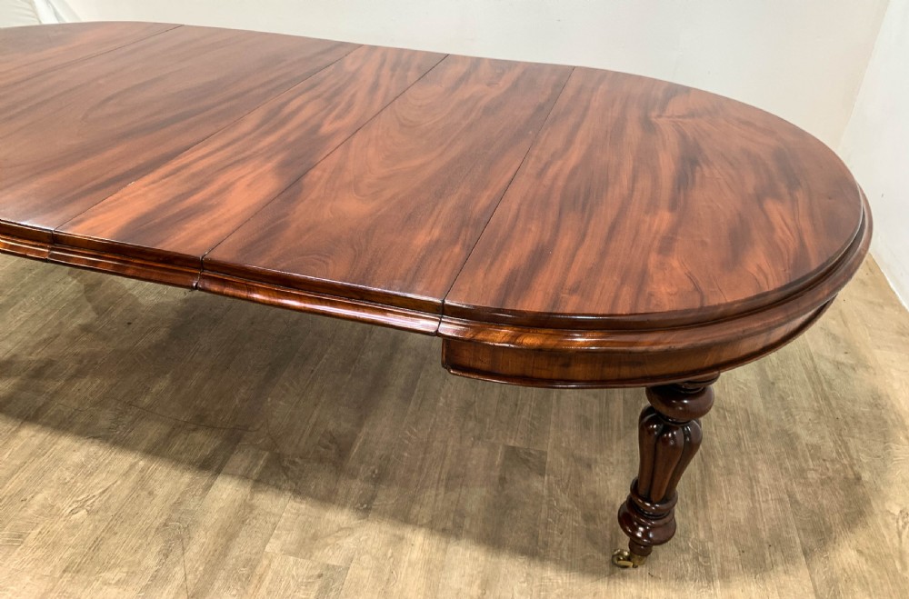 A Good Victorian mahogany Wind out Dining Table seats 10 View XIV