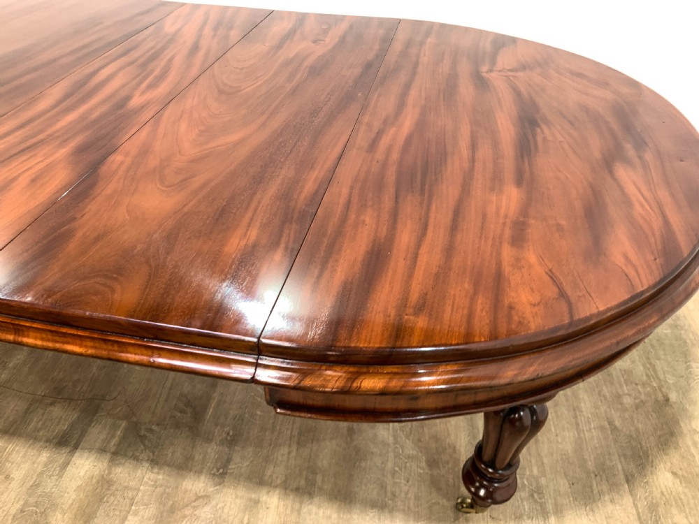 A Good Victorian mahogany Wind out Dining Table seats 10 View XVI