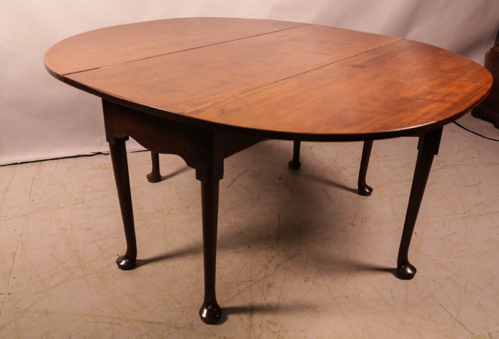 A Georgian Wakes Table in Solid Mahogany View V