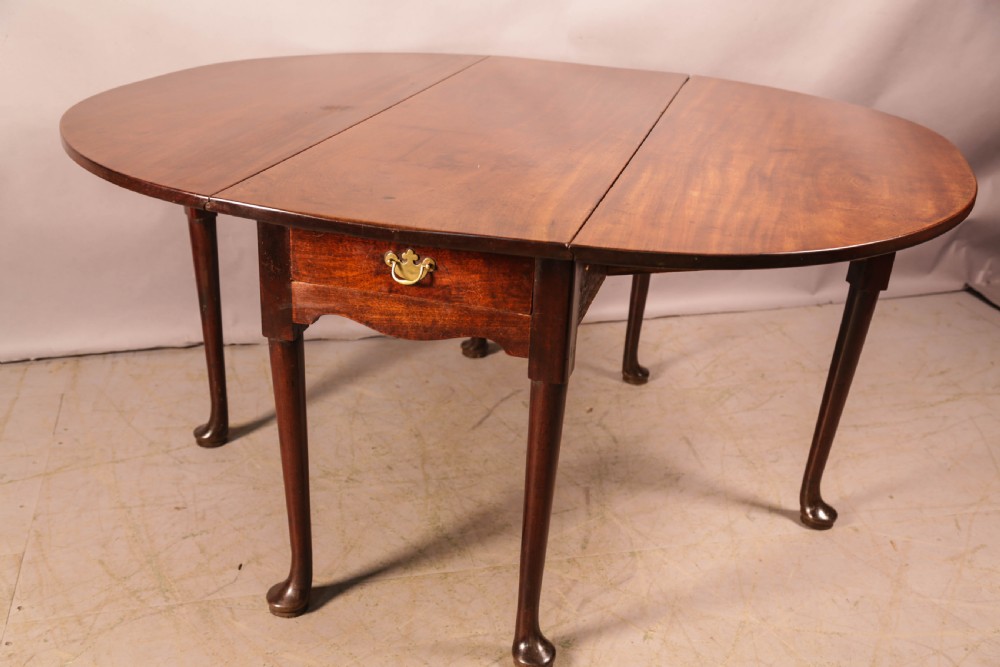 A Georgian Wakes Table in Solid Mahogany View VI