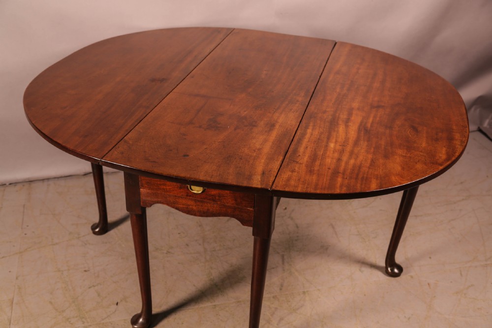 A Georgian Wakes Table in Solid Mahogany View VII