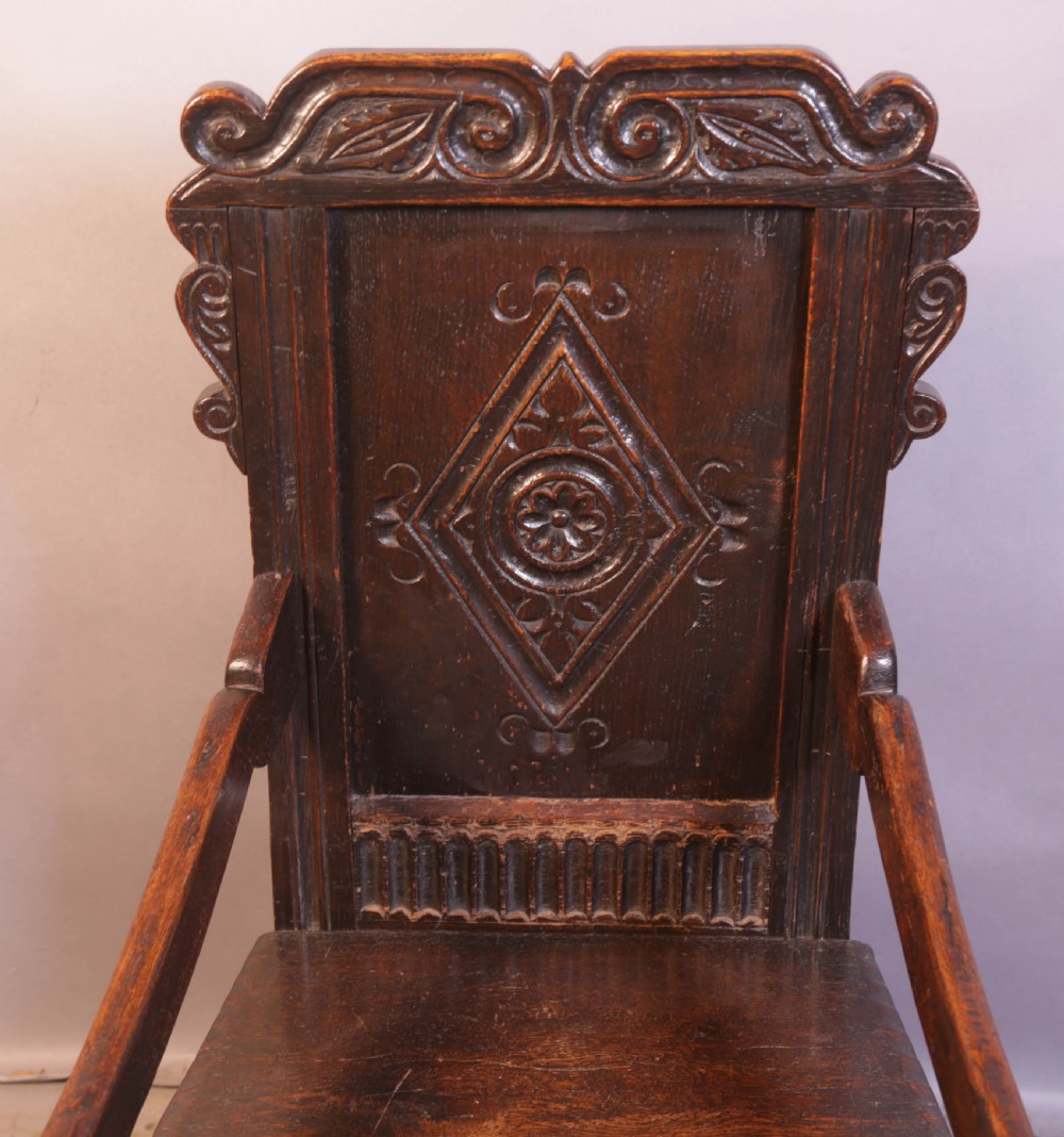 A Nice Oak Wainscott chair 17th c View VI