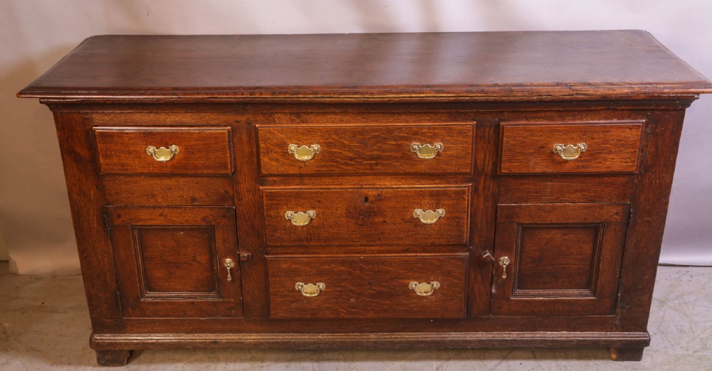 An 18th century Oak Serving Dresser View VIII