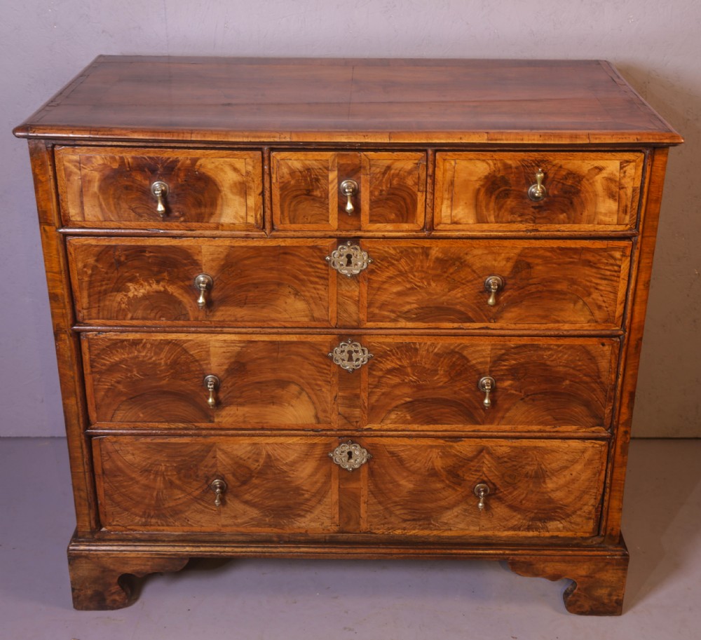 A George I Chest of Drawers in Walnut nice timbers  View II