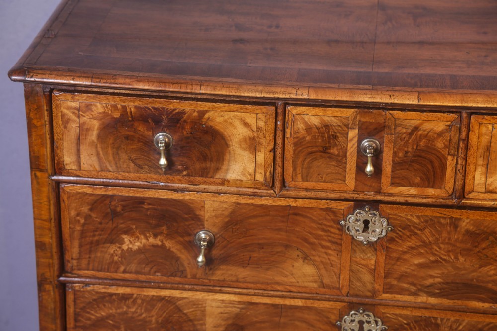 A George I Chest of Drawers in Walnut nice timbers  View VII