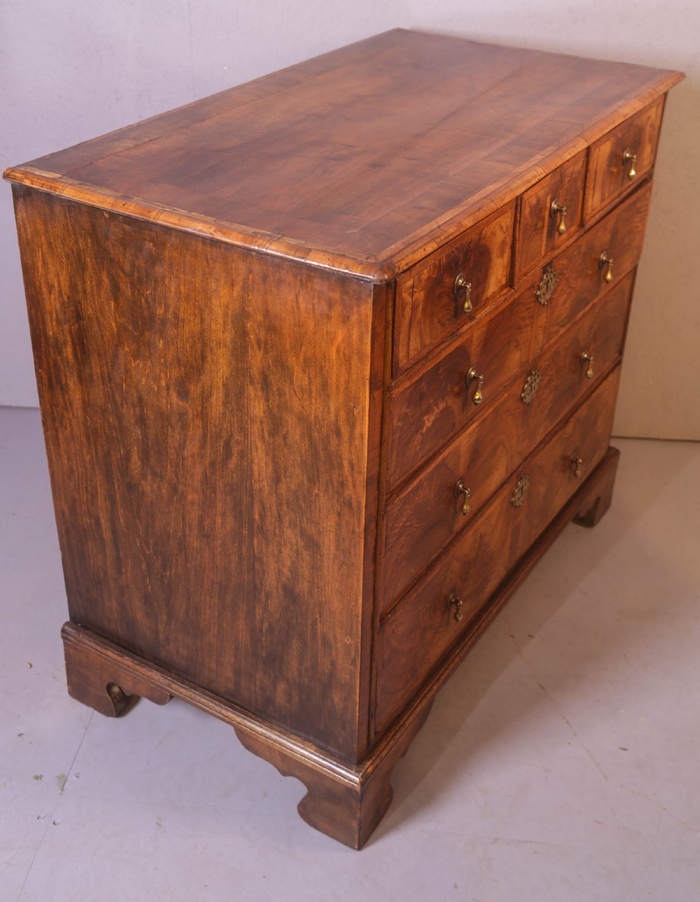 A George I Chest of Drawers in Walnut nice timbers  View XII