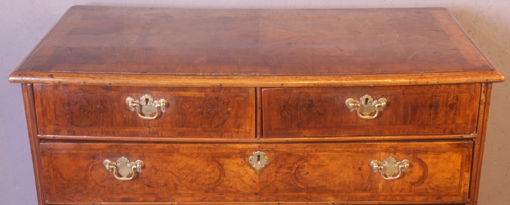 A George I chest of Drawers in figured Walnut View II