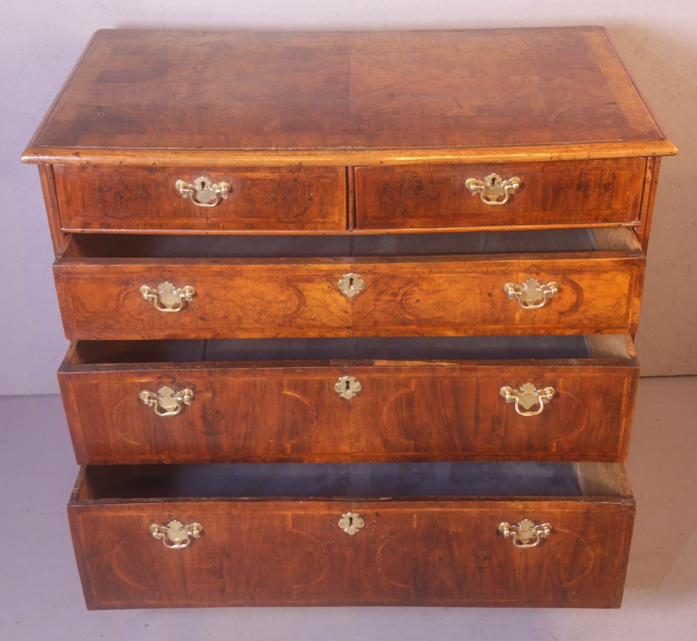 A George I chest of Drawers in figured Walnut View IV