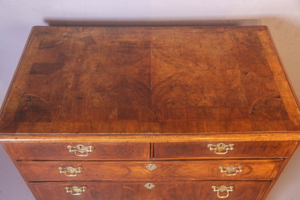 A George I chest of Drawers in figured Walnut View VIII