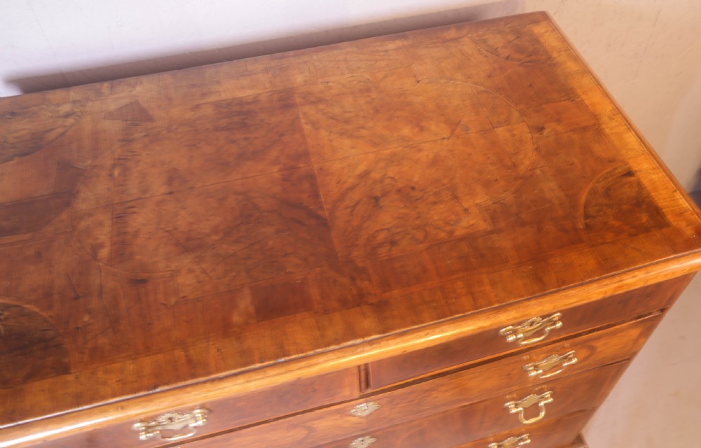 A George I chest of Drawers in figured Walnut View XI