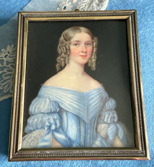 HANDSOME MINIATURE PORTRAITS OF TWO SISTERS CIRCA 1840 - ADDITIONAL PHOTO 1