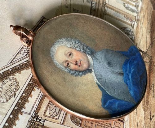 A GRAND TOUR PORTRAIT MINIATURE - ADDITIONAL PHOTO 1