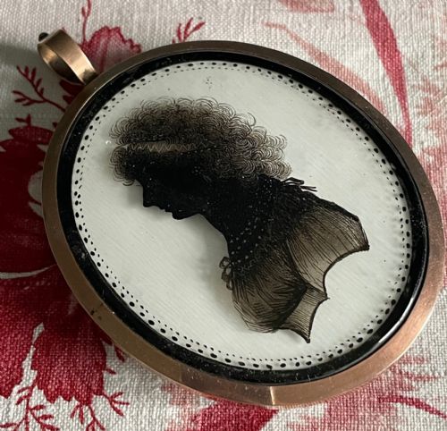 SILHOUETTE ON GLASS BY ISABELLA BEETHAM CIRCA 1800 - ADDITIONAL PHOTO 1