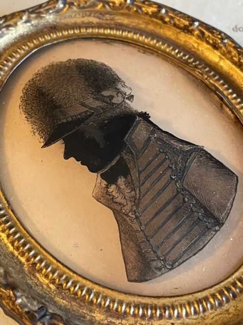 ELIZABETH HUDSON SILHOUETTE OF A VOLUNTEER OFFICER ON GLASS - ADDITIONAL PHOTO 1