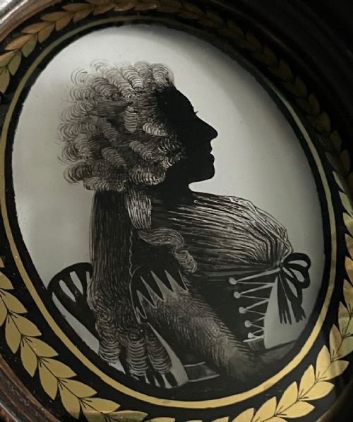 EXCELLENT SILHOUETTE ON GLASS BY ISABELLA BEETHAM - ADDITIONAL PHOTO 1