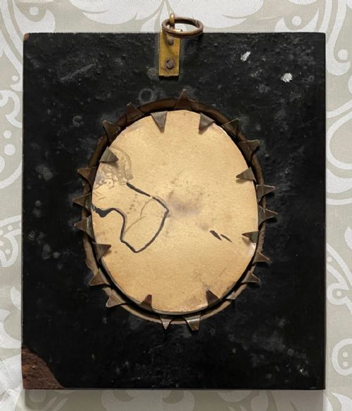 CHARACTER PAIR OF GILDED SILHOUETTES ON PLASTER - ADDITIONAL PHOTO 4