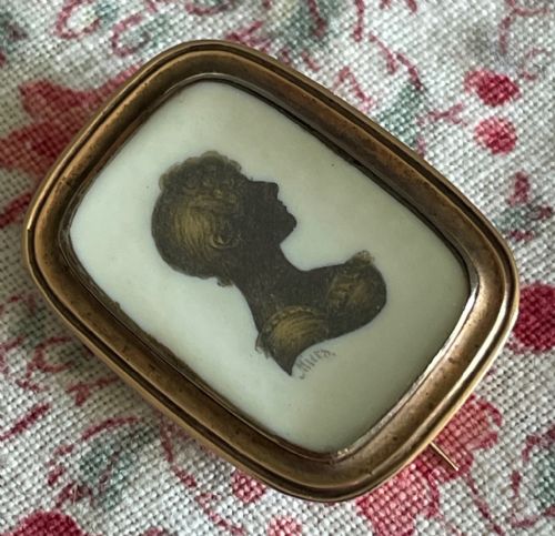 GOLD SILHOUETTE FRILL PIN SIGNED - ADDITIONAL PHOTO 1