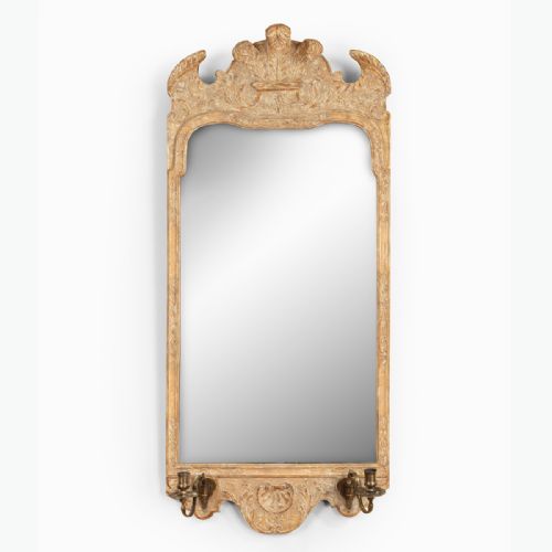A Queen Anne Gilt Mirror
