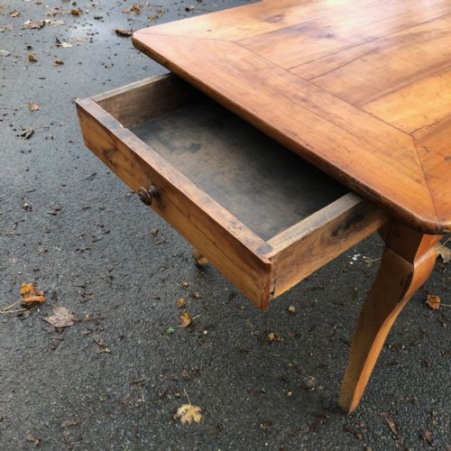 A 19TH CENTURY FRENCH CHERRYWOOD FARMHOUSE TABLE - ADDITIONAL PHOTO 3