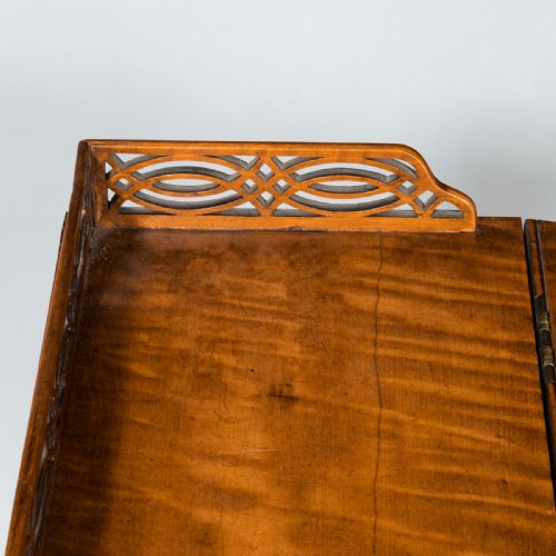 A REGENCY PERIOD SATINWOOD DAVENPORT DESK BY GILLOW - ADDITIONAL PHOTO 8