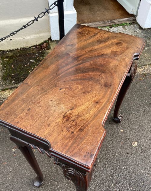 A GEORGE II CARVED MAHOGANY CARD TABLE - ADDITIONAL PHOTO 5