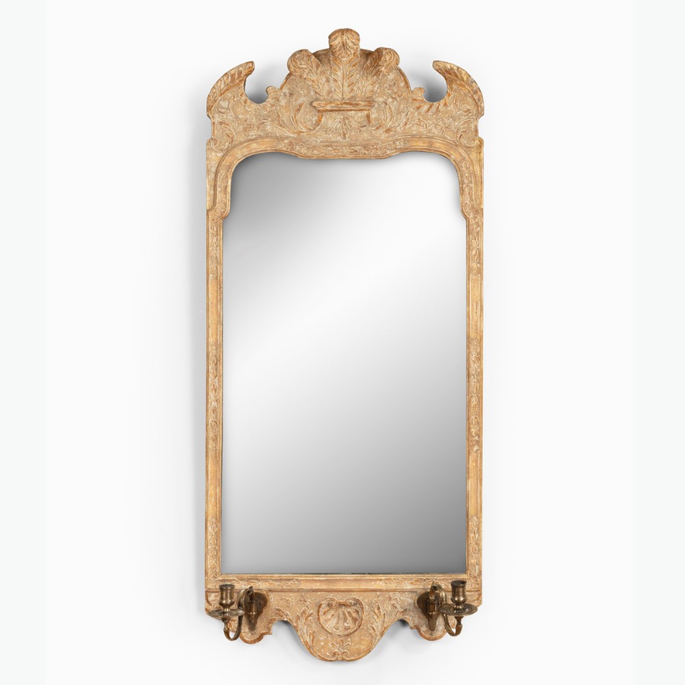A Queen Anne Gilt Mirror