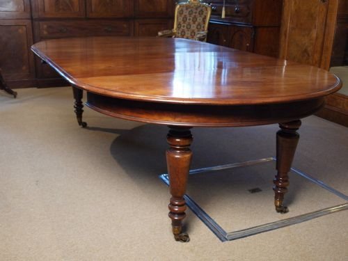 Victorian Mahogany Extending Dining Table