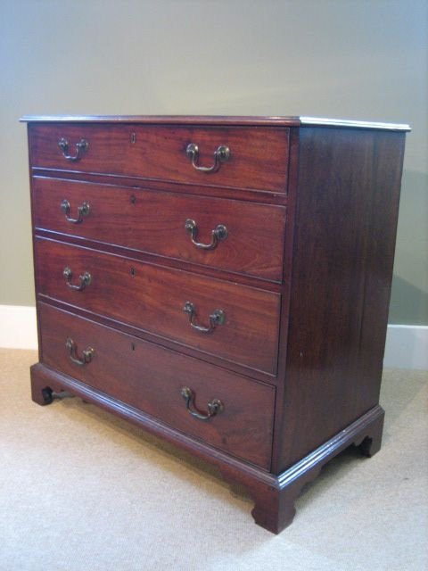George III Mahognay Chest of Drawers