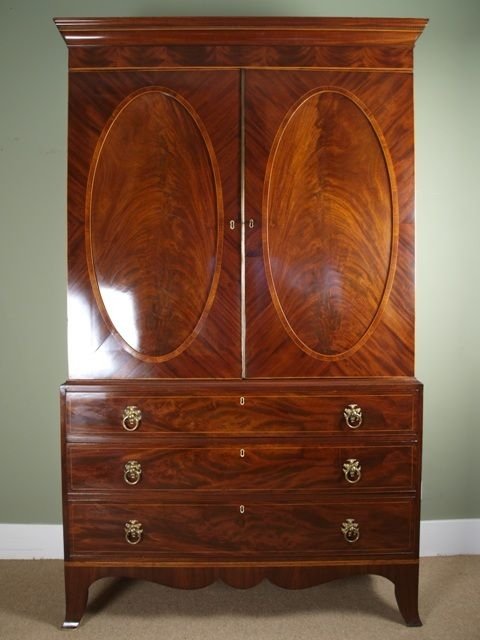 Georgian Mahogany Linen Press
