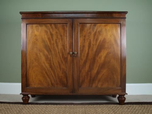 Beautiful Dwarf Georgian Mahogany Side Cupboard