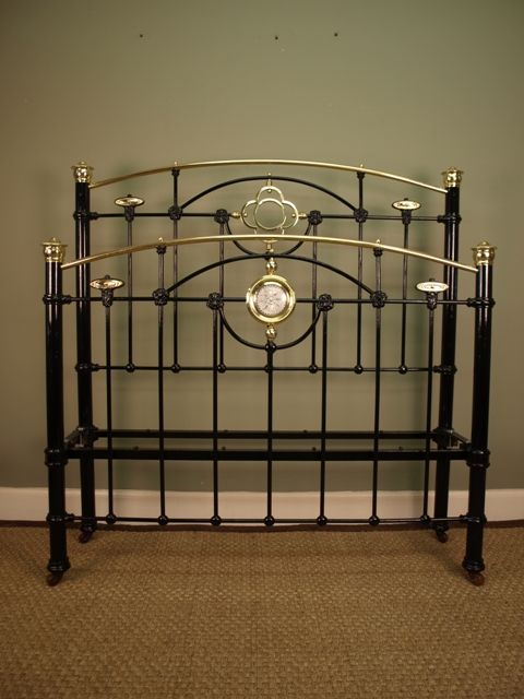 A Victorian Brass & Iron Bed 4ft6 (Double)