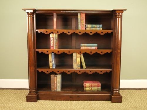 fig 1. A William IV Mahogany Bookcase