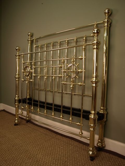 fig 1. Victorian Brass 4ft-6 (double) Bed