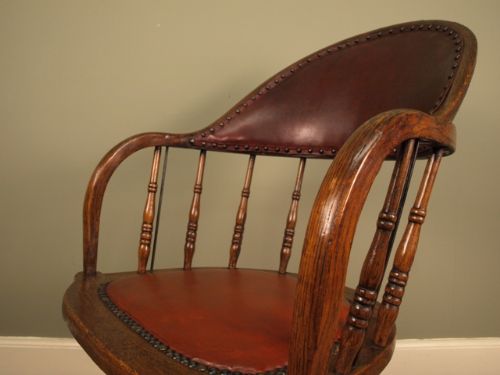 fig 1. AN Oak Office Chair Circa 1900