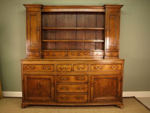 fig 1. A Superb Georgian English Oak Dresser
