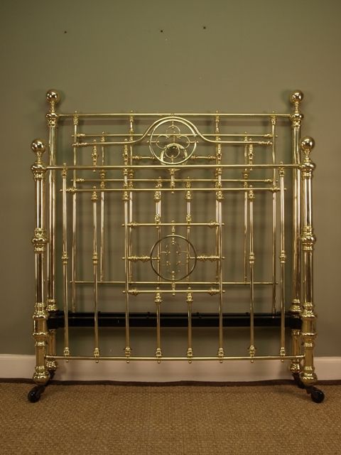 A Superb Quality Victorian Brass Bed - 4ft6 (Double)
