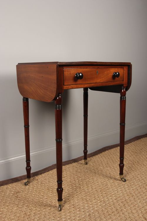 A Small Georgian Mahogany Pembroke Side Table