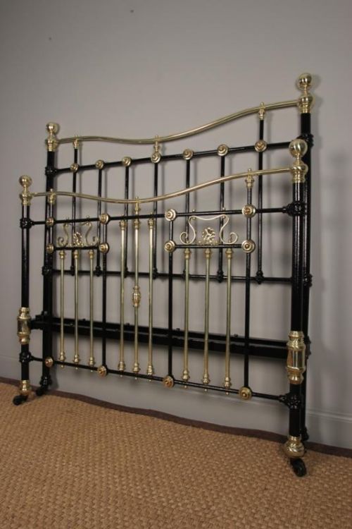 Beautiful Victorian Brass & Iron Double Bed - 4ft6