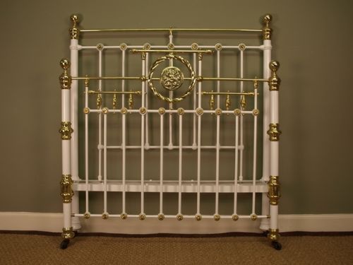 A Victorian Painted Iron & Brass Bed 4ft6 (Double)