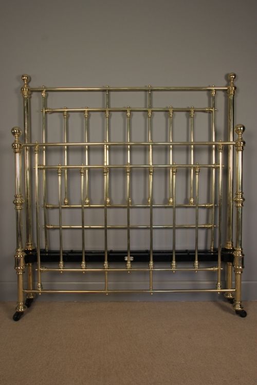 Victorian 4ft6 Double Brass Bed Hoskins & Sewell