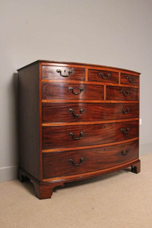 Stunning Georgian Bow Front Chest of Drawers